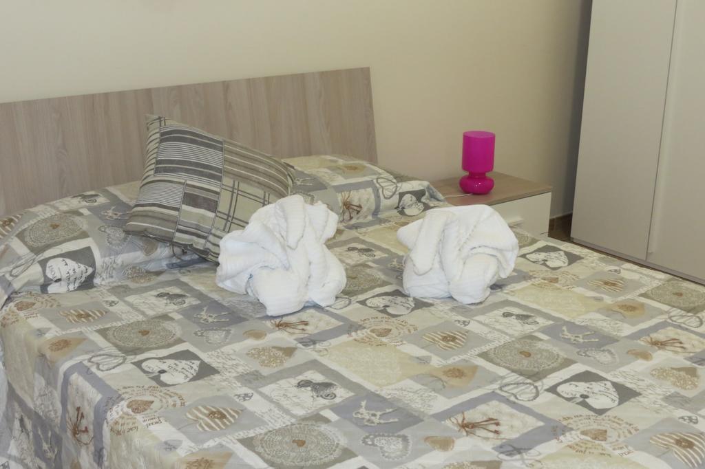 Cristallo Camere ألبا المظهر الخارجي الصورة